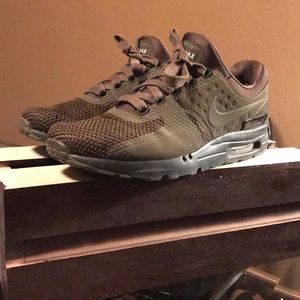 Air Max Zero (Olive Green/Black)